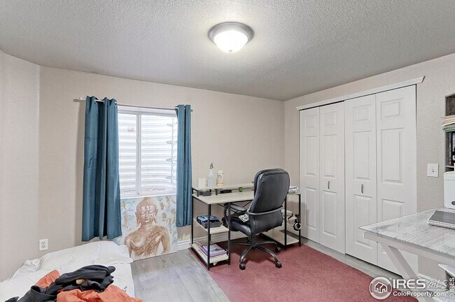Building Photo - Must see paired home in Coal Creek