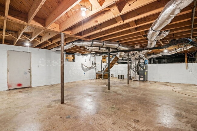 Building Photo - 1024 Hambrick Rd