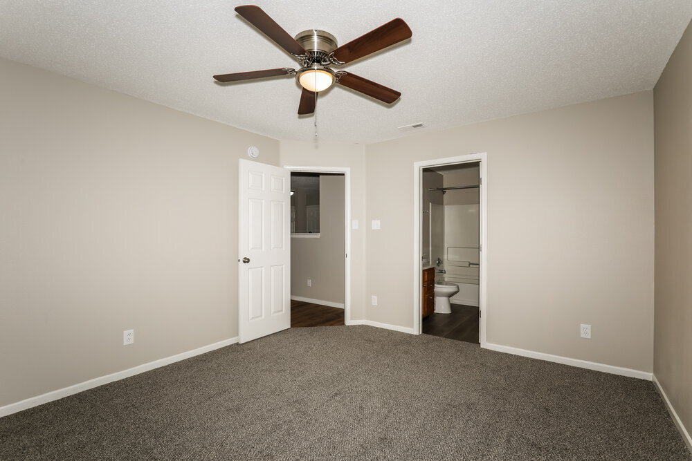 Building Photo - 687 Hickory Pine Dr