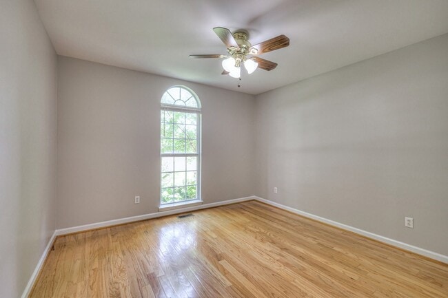 Building Photo - 405 Sandi Ct
