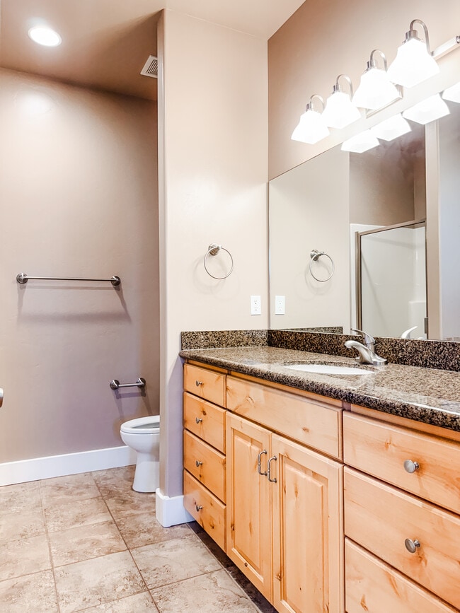 Building Photo - 1022 S 1050 E