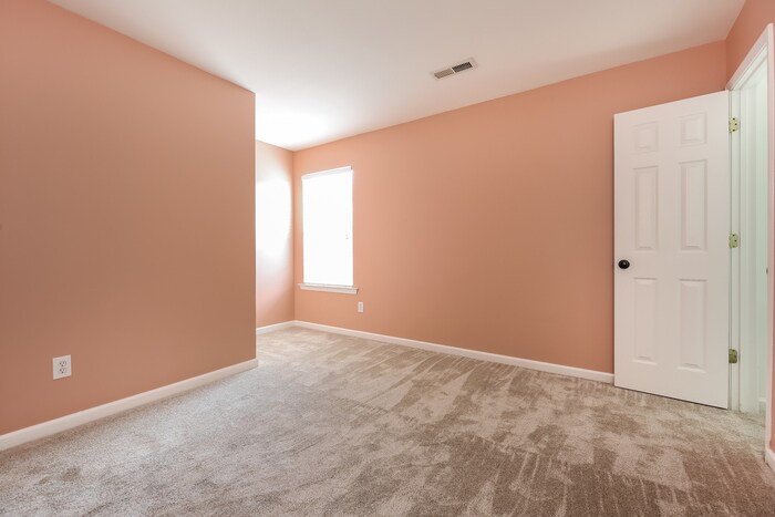 Building Photo - 410 Revis Creek Ct