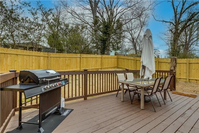 Building Photo - 551 Woodrow Ave