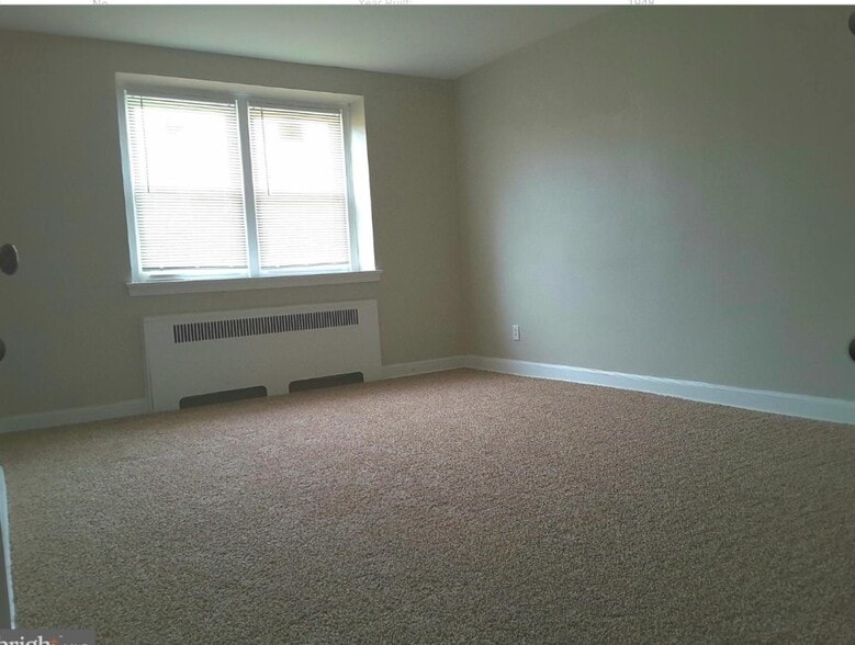 Building Photo - 1226 Hellerman St