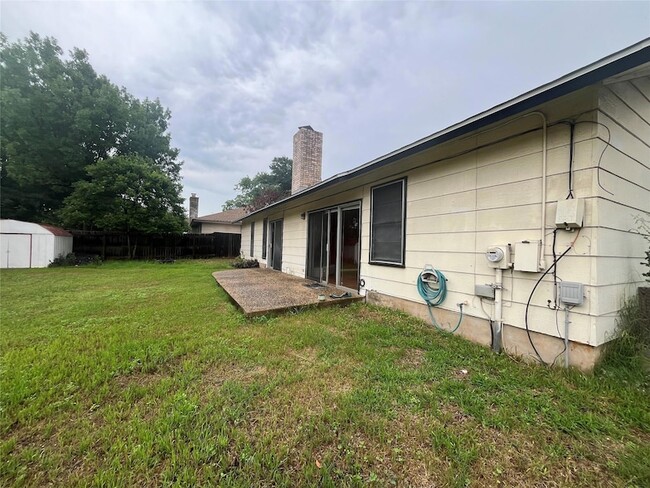 Building Photo - 8702 Dawnridge Cir