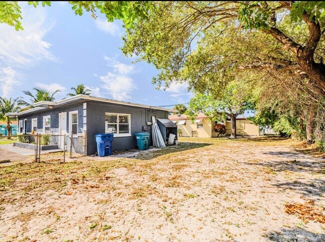 Building Photo - 112 W 34th St