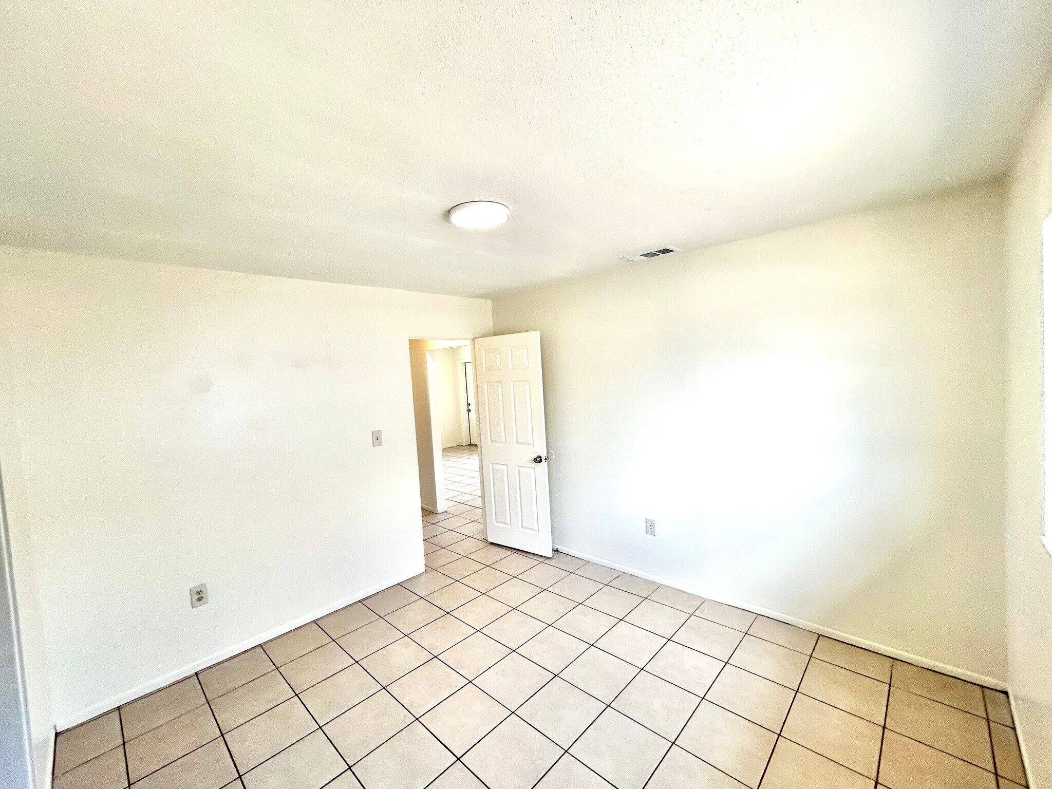 Building Photo - 6204 42nd Ave W