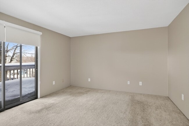 Building Photo - 77 Wilson St