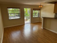 Building Photo - 1125 NE 16th Pl