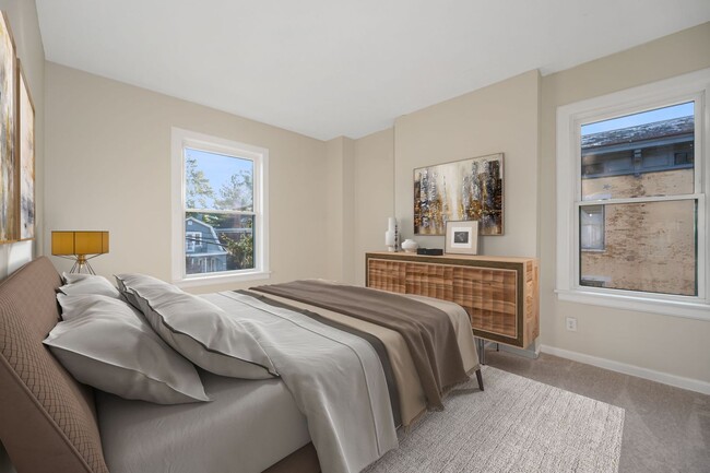 Building Photo - NORTHSIDE RARE GEM - FULLY RENOVATED 5+ BE...