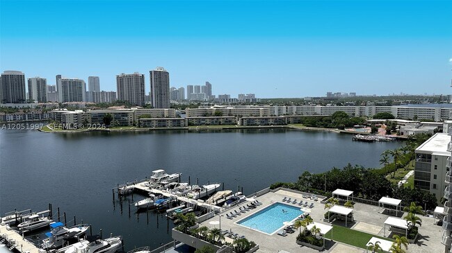 Building Photo - 18061 Biscayne Blvd