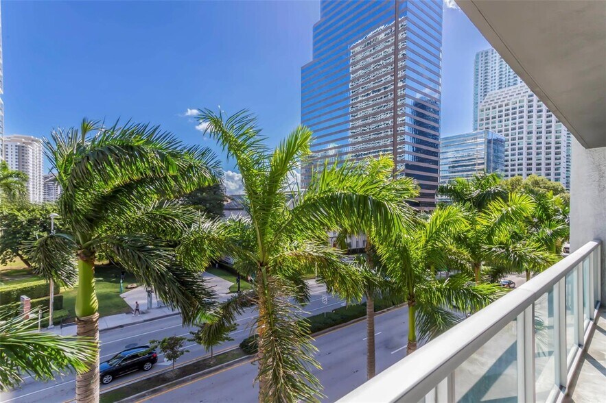 Building Photo - 500 Brickell Ave
