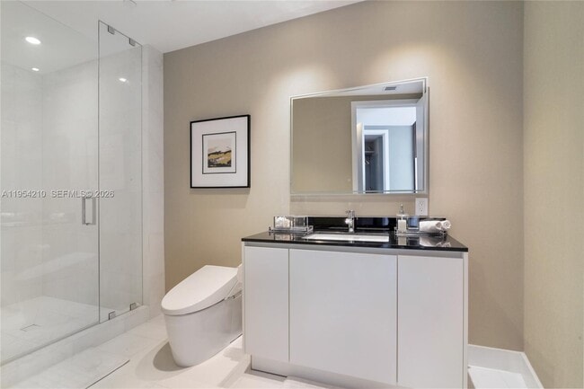 Building Photo - 18555 Collins Ave