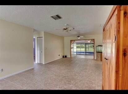 Building Photo - 2492 Sable Ave