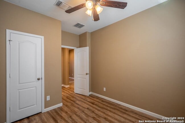Building Photo - Comfortable Living in a Gated Community Near It All