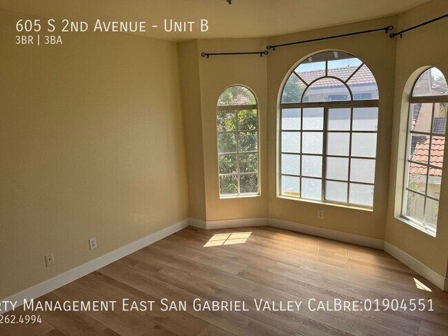 Building Photo - 605 S 2nd Ave
