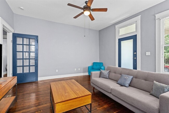 Building Photo - 301 S Edgefield Ave