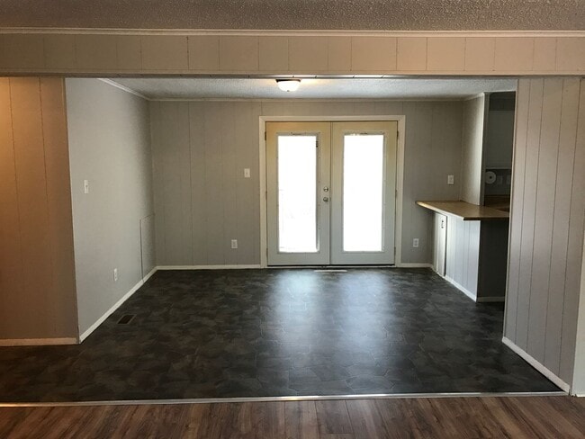 Building Photo - 3BR Home in Maiden on 1.85 Acres