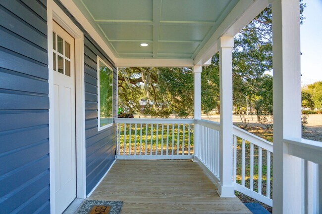Building Photo - Charming Lowcountry Home for Rent on Edisto Island