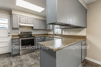 Building Photo - 5501 Rosemont Dr