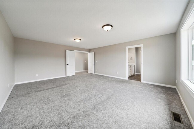 Building Photo - 11208 Apple Ln