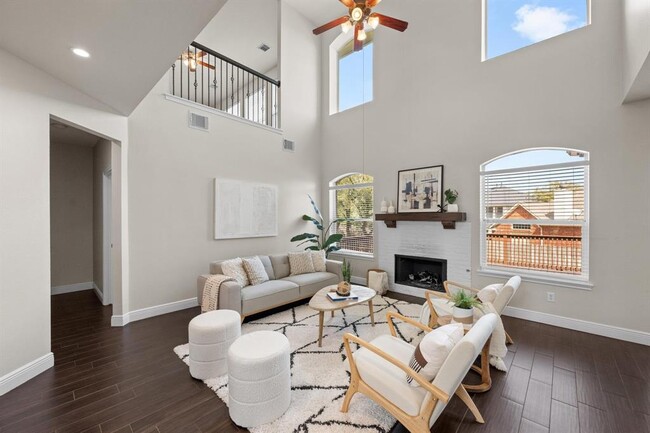 Building Photo - 1301 Horseback Hollow