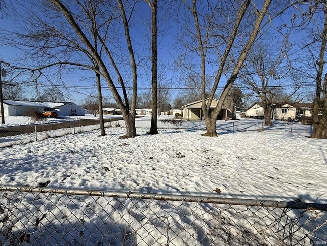 Building Photo - 640 S Curry Pike