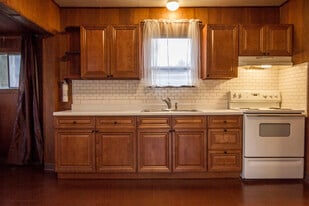 Building Photo - 911 1/2 Soule Ave