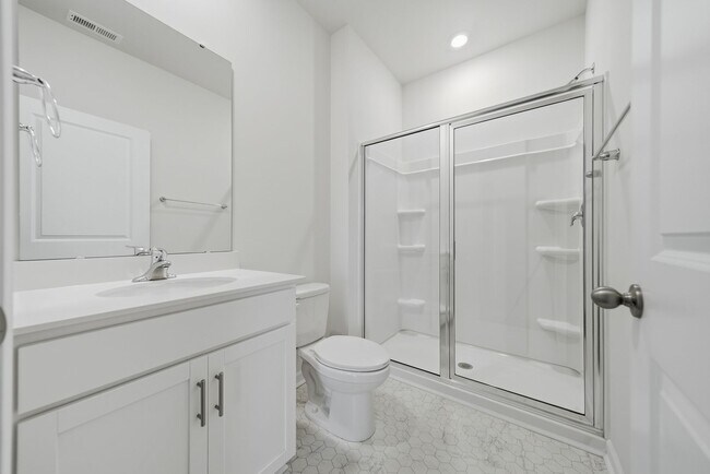 Building Photo - Spacious 5-Bedroom Home for Rent in The Falls – Modern, Comfortable, and Move-In Ready