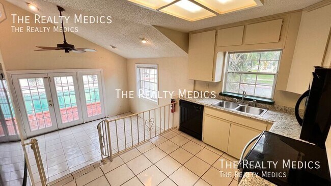 Building Photo - 1807 N Park Ave