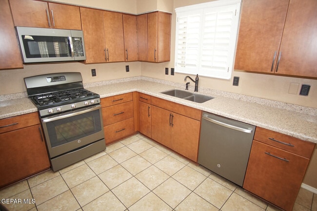 Building Photo - 3037 Tierra Agave Dr