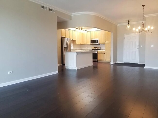 Building Photo - 5036 W Pensacola Ave