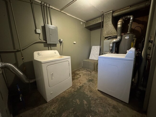 Building Photo - Modern 3Bedroom 1 Bath One-Level Home