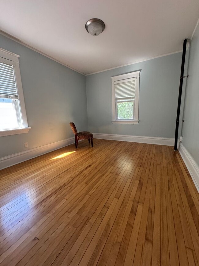Building Photo - 2096 Randolph Ave