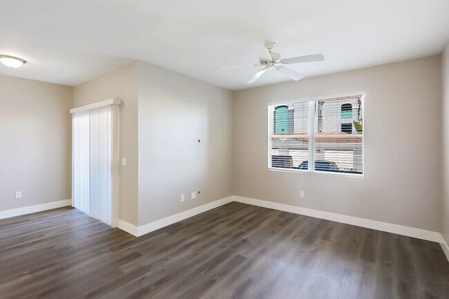 Building Photo - 2 Suite 1st Floor Condo In Gated Northwest...