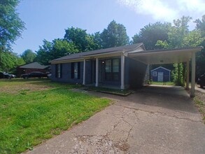 Building Photo - Newly renovated 3-bedroom, 1 bath home - Open To Section 8