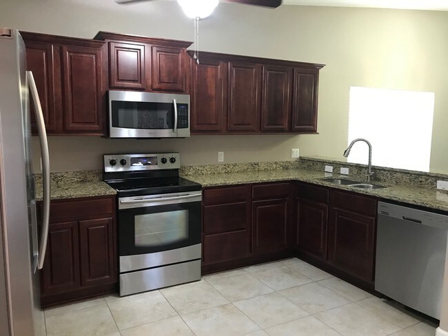 Building Photo - 2270 Hawks Cove Cir