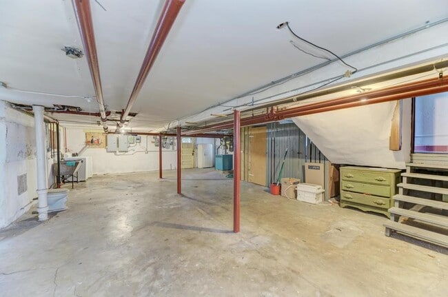 Building Photo - 6738 N Rockwell St