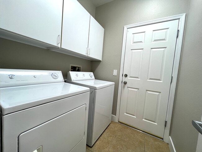 Building Photo - 12037 Contorno Vista Ct