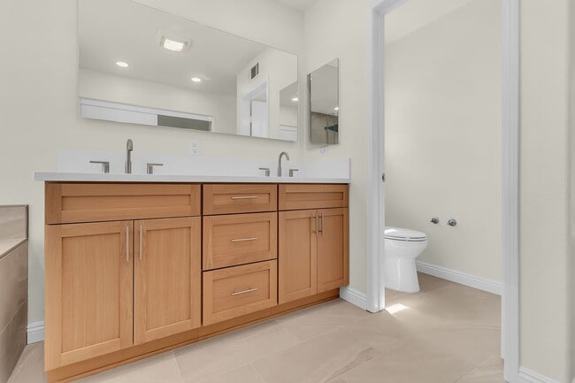 Building Photo - 6826 E Horizon Dr