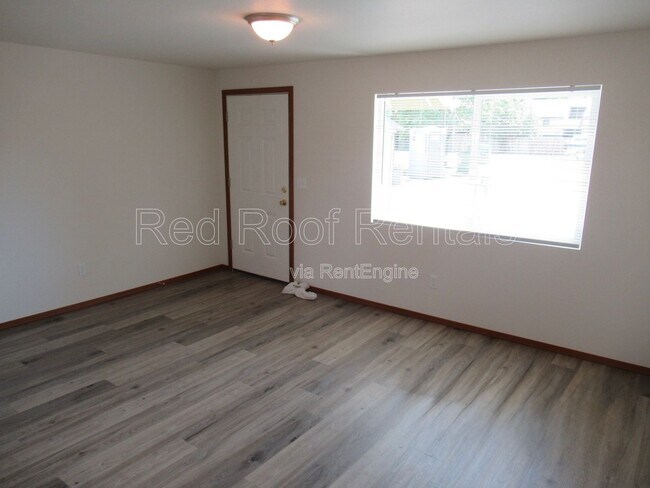 Building Photo - 14212 Pacific Ave S