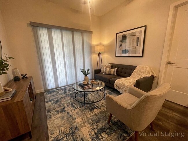 Building Photo - Fresh Paint and New Flooring 2 bedroom 2 bath Luxury Apartment Branson MO