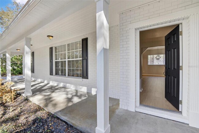 Building Photo - 11304 Balm Riverview Rd