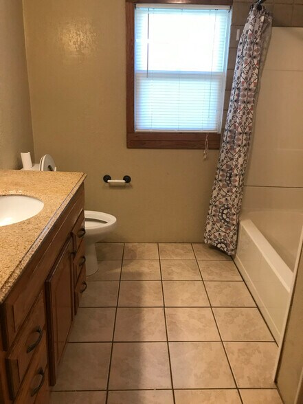 Building Photo - 73 Stamey St