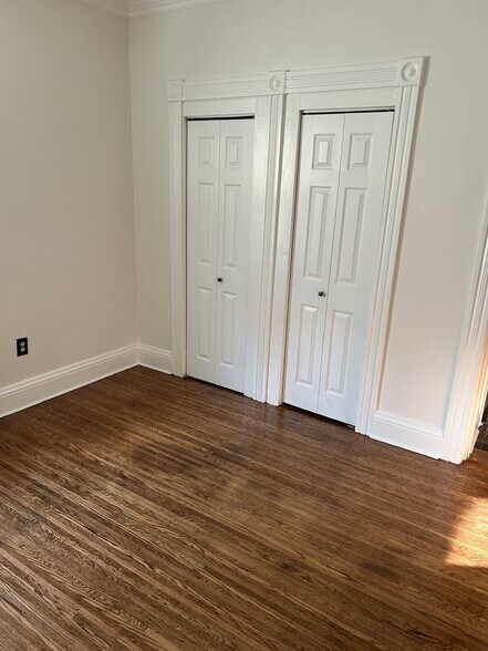 Building Photo - 137 Harvard St