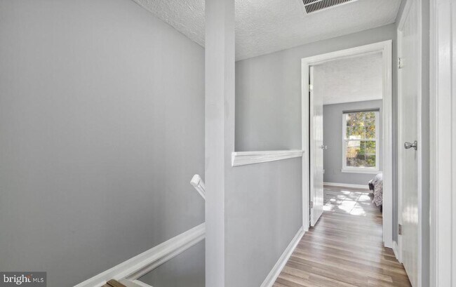 Building Photo - 1679 Fieldthorn Dr