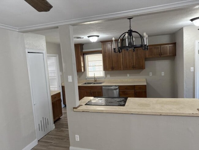 Building Photo - 1308 N Charles St