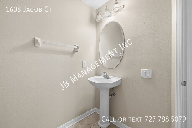 Building Photo - 1608 Jacob Ct