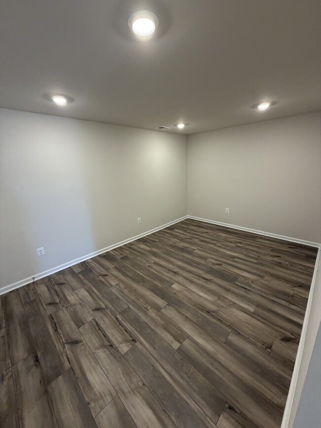 Building Photo - 125 Kinkade Ct