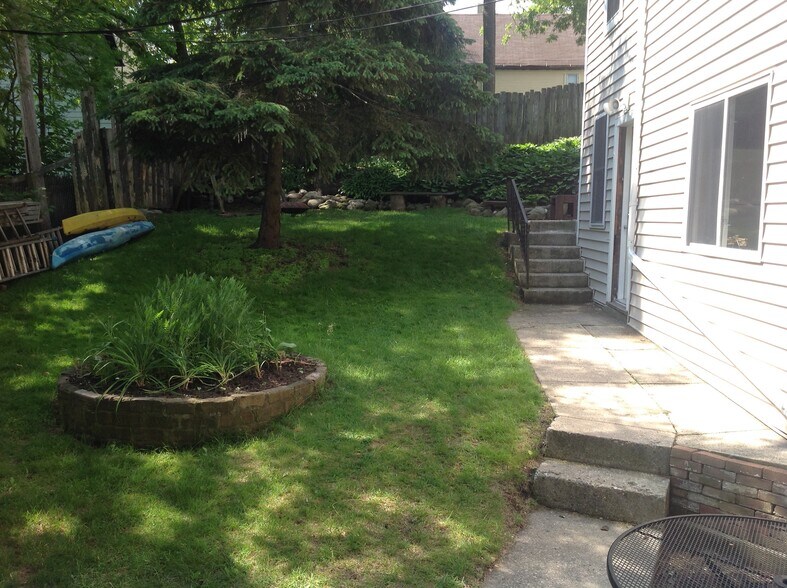 Building Photo - 1920 N Water St